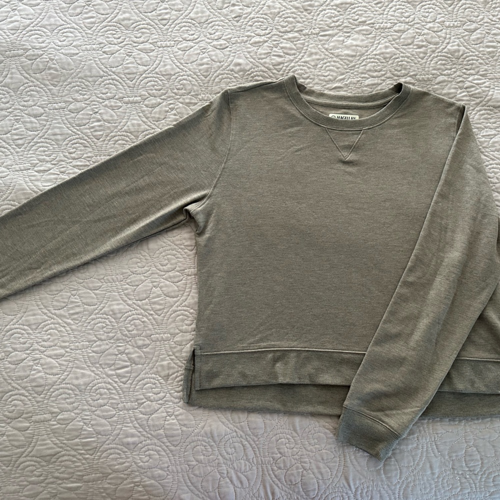 Magellan Outdoors Women’s Campfire Long Sleeve Crop Pullover Shirt